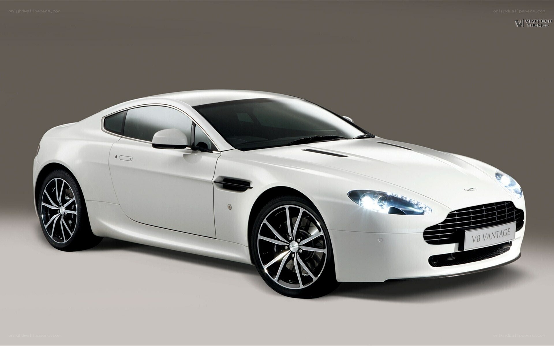 white aston martin v8 vantage