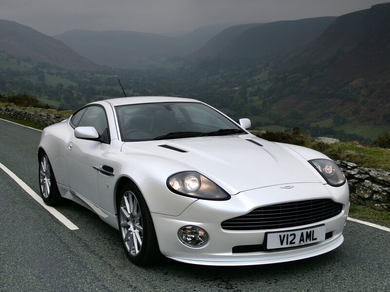 White Aston V12 Vantage
