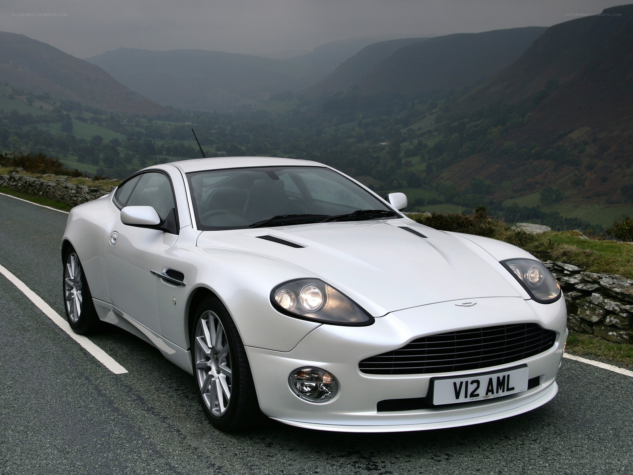 White Aston V12 Vantage