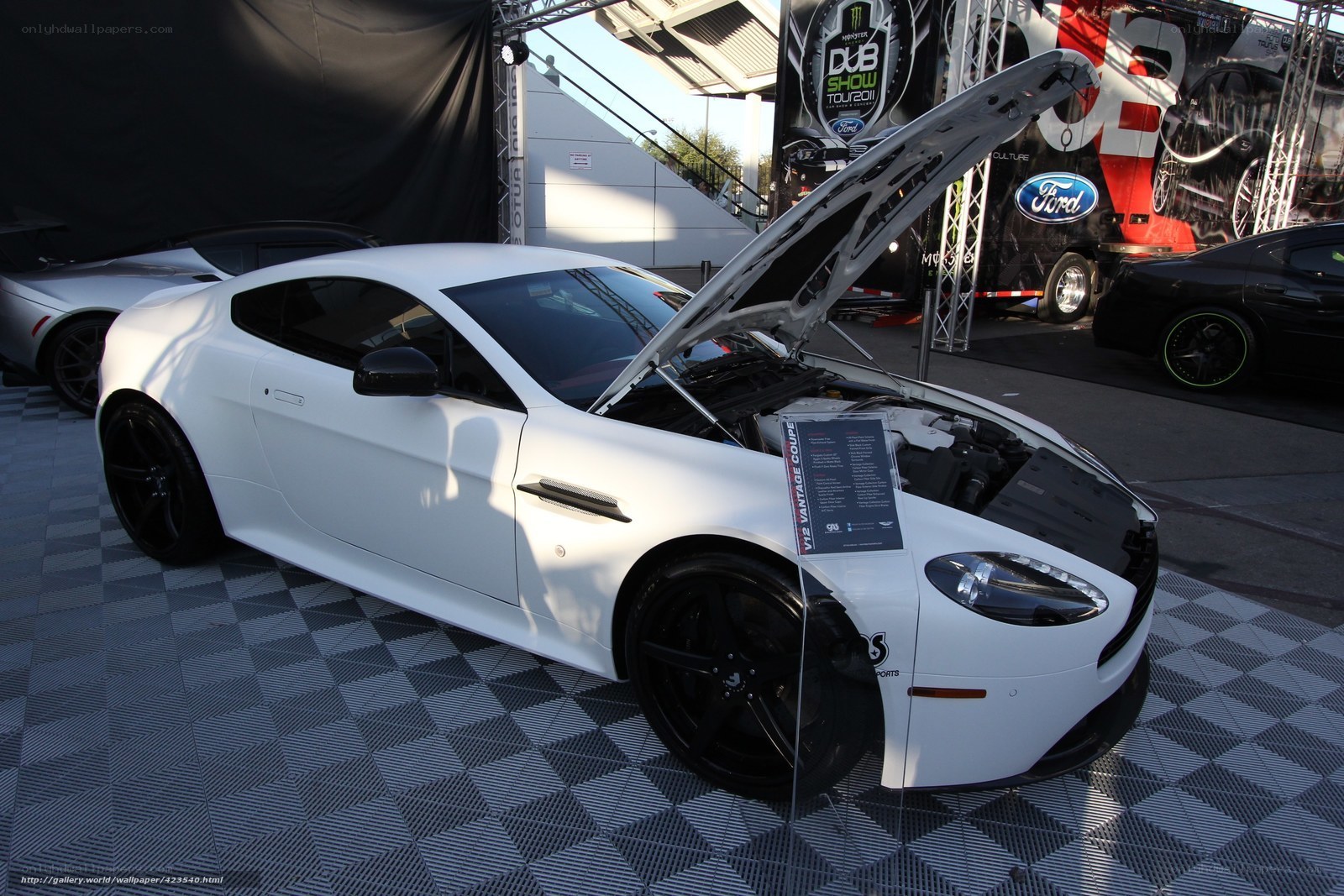 White Aston V12 Vantage Coupe