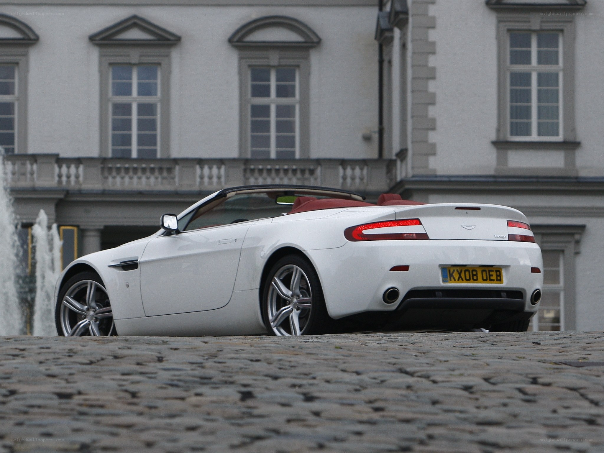 White Aston V8 Vantage