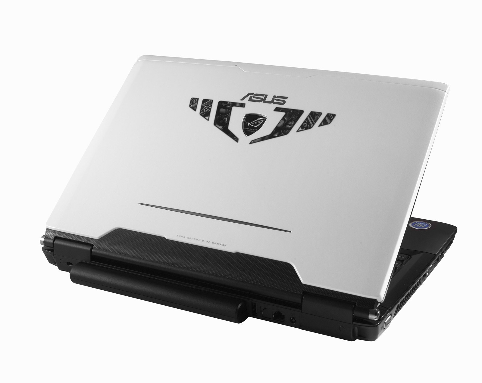 white asus gaming laptop
