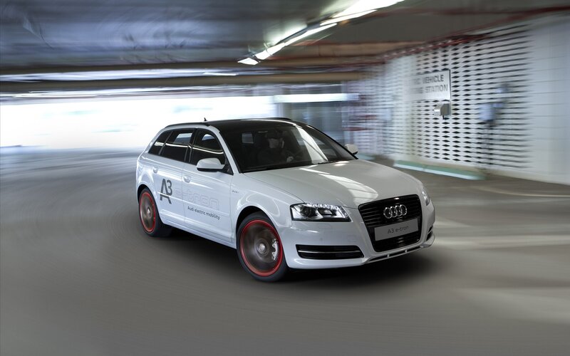 White Audi A3 E-tron — Dynamic