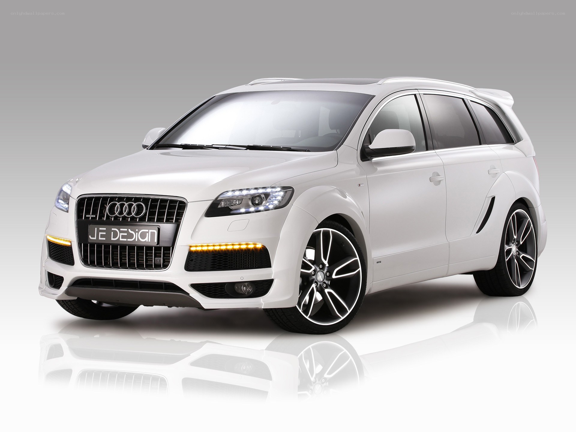 White Audi Q7 by JE Design