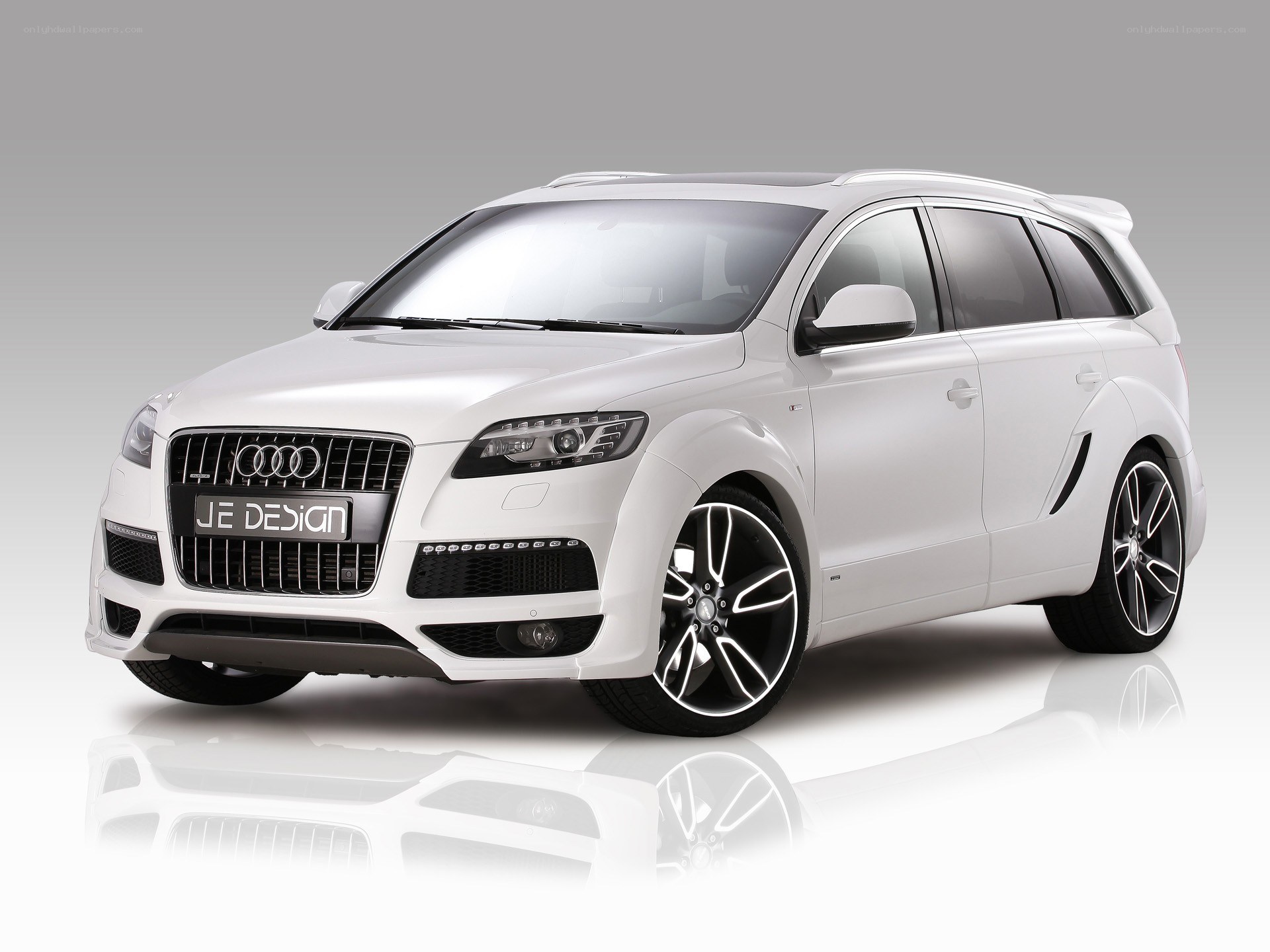 White Audi Q7 by JE Design