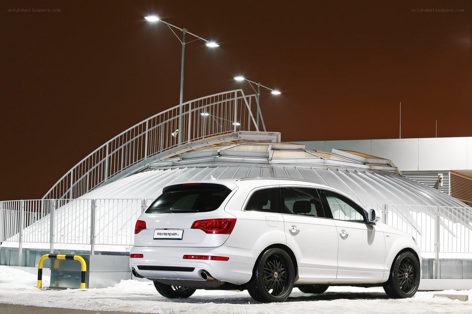 White Audi Q7 in snowy setting