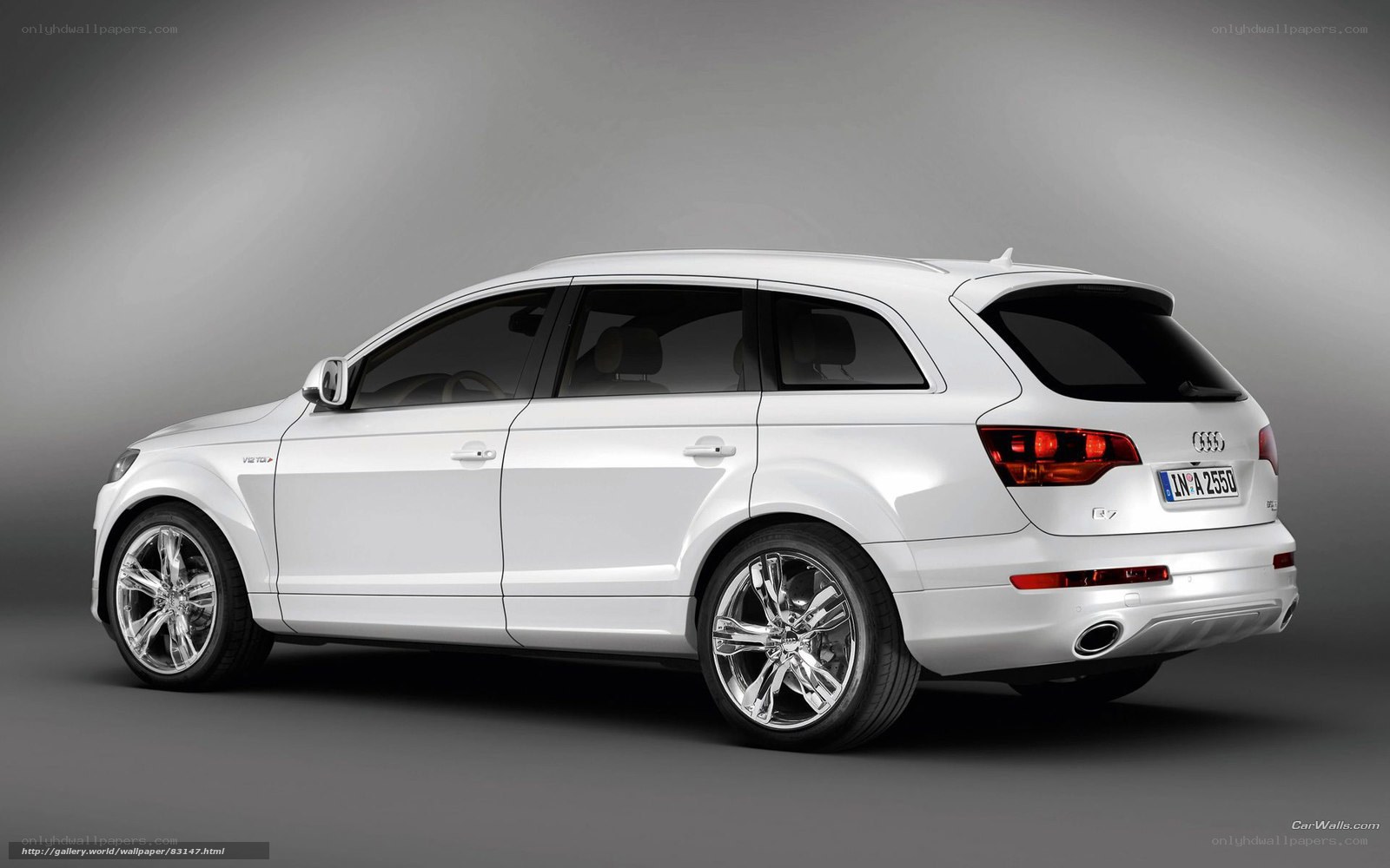 white audi q7 suv