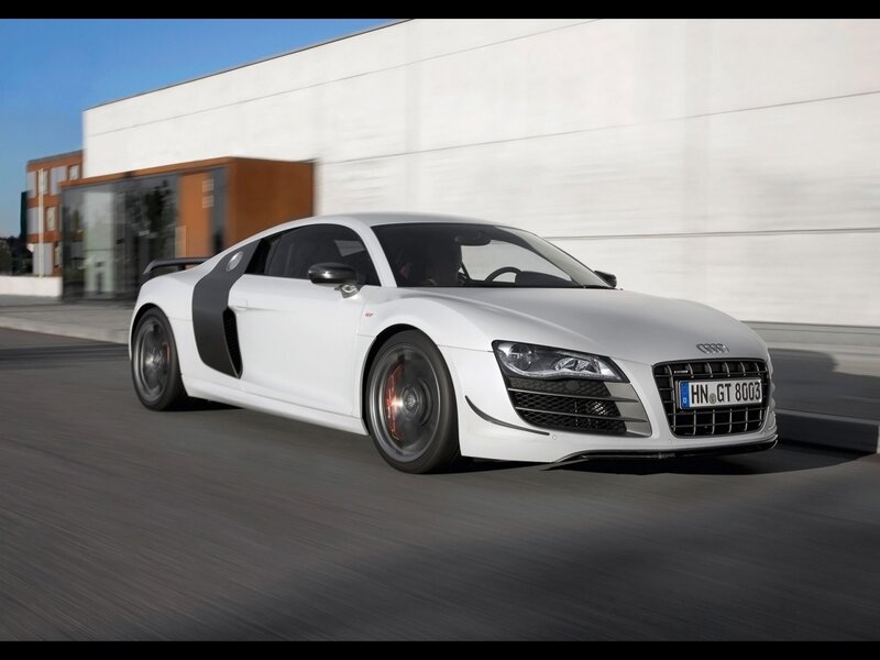 White Audi R8 GT