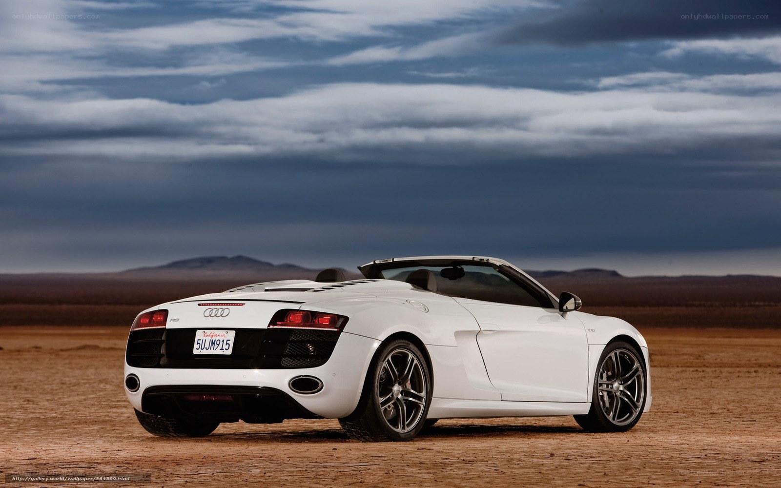 White Audi R8 in desert