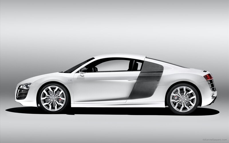 white audi r8 sports car