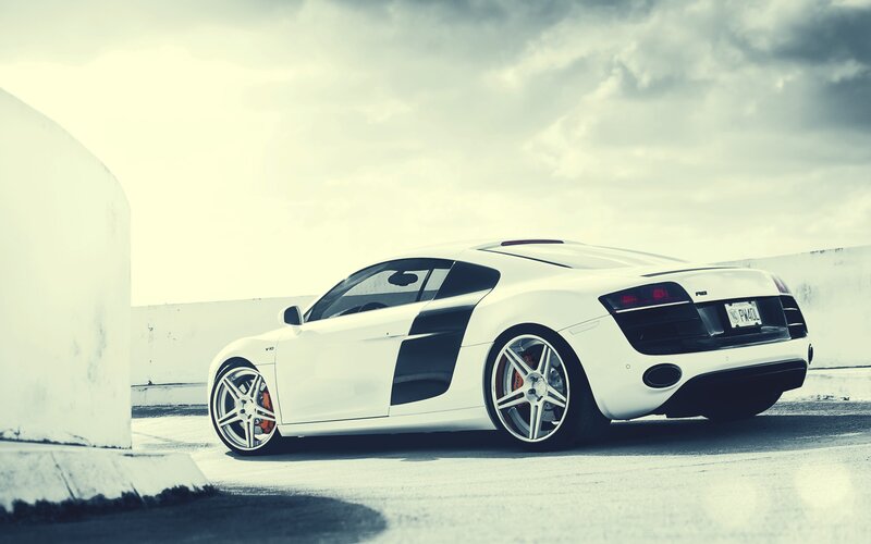 white audi r8 sports car