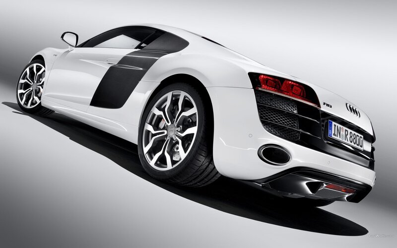 white audi r8 sports car