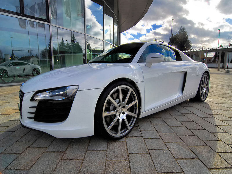 white audi r8 sports car