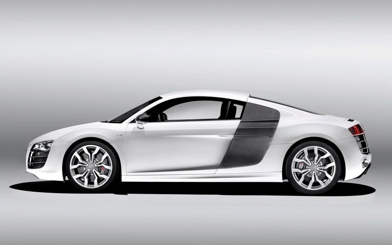 white audi r8 sports car