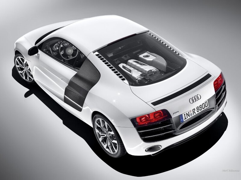 white audi r8 sports car