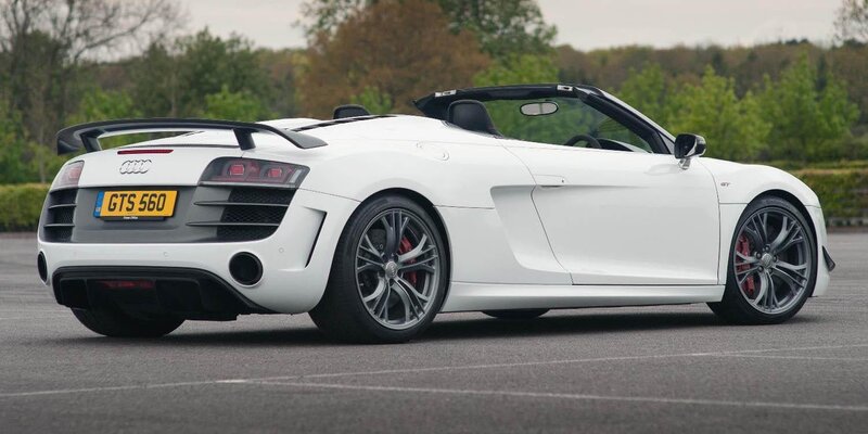 white audi r8 spyder