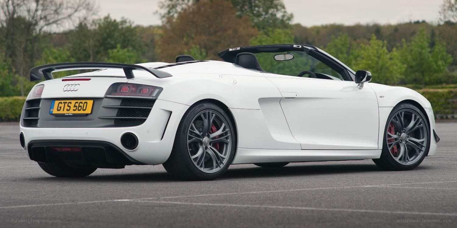 white audi r8 spyder