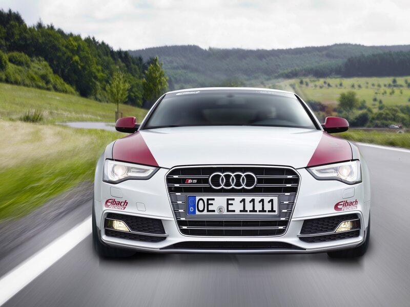 White Audi S5 Car — Dynamic