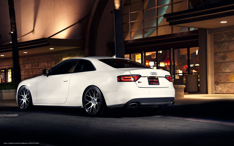 White Audi S5 Coupe — Dramatic