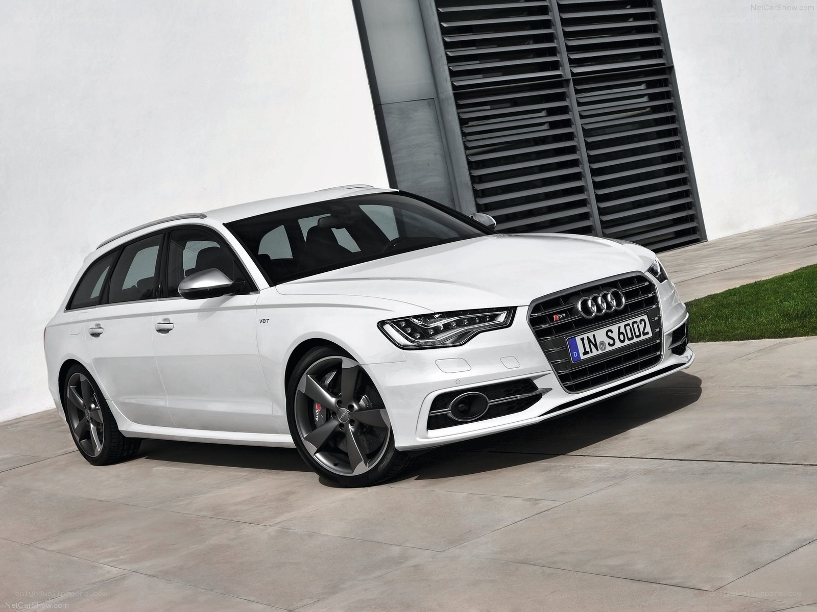white audi s6 avant