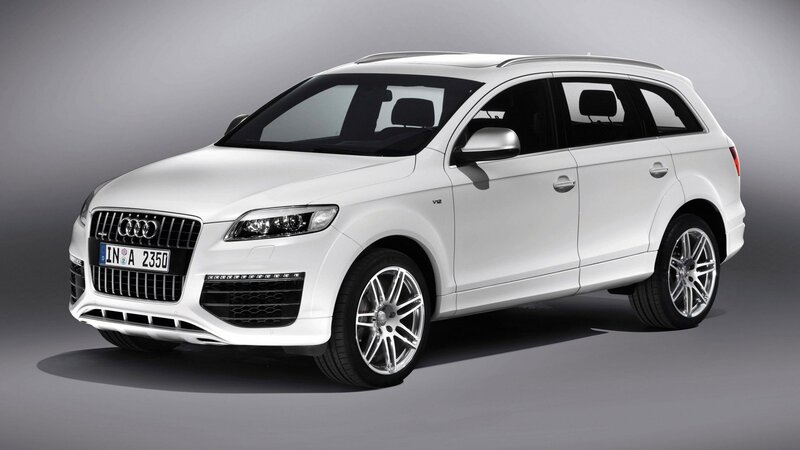 White Audi Suv — Neutral, Photograph