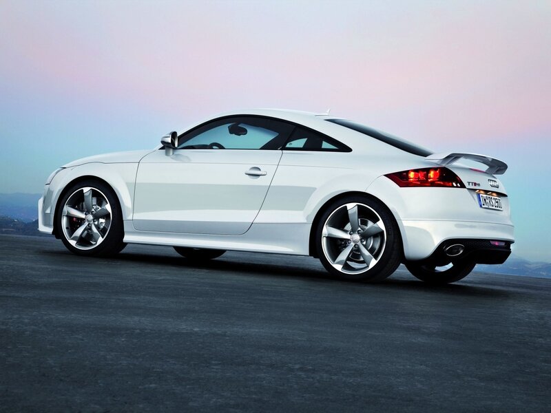 White Audi TT coupe