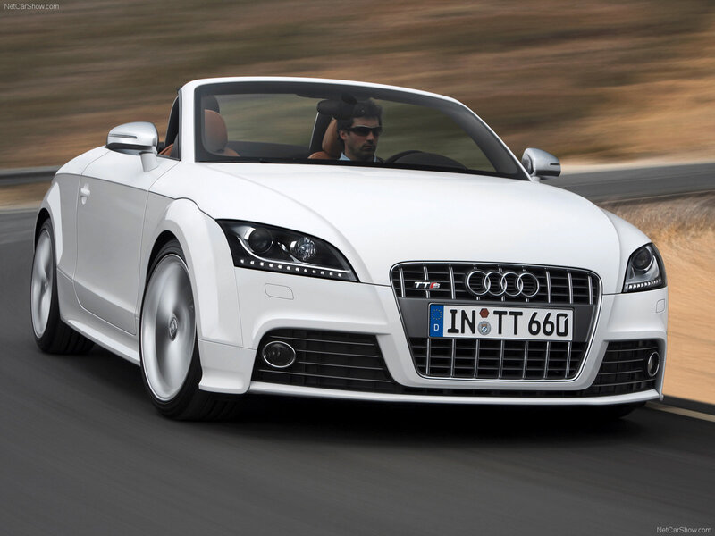 White Audi Tt Roadster — Dynamic