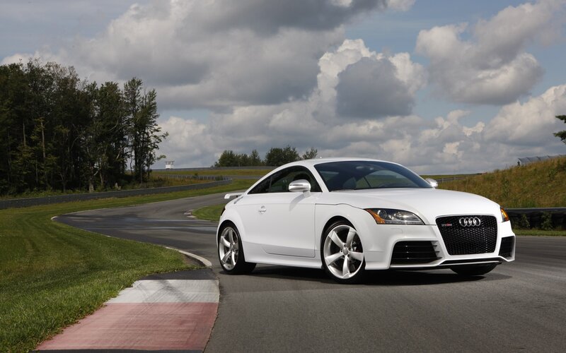 White Audi Tt-rs Car — Dynamic
