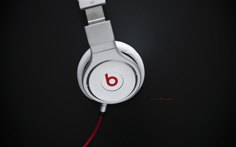 white beats headphones