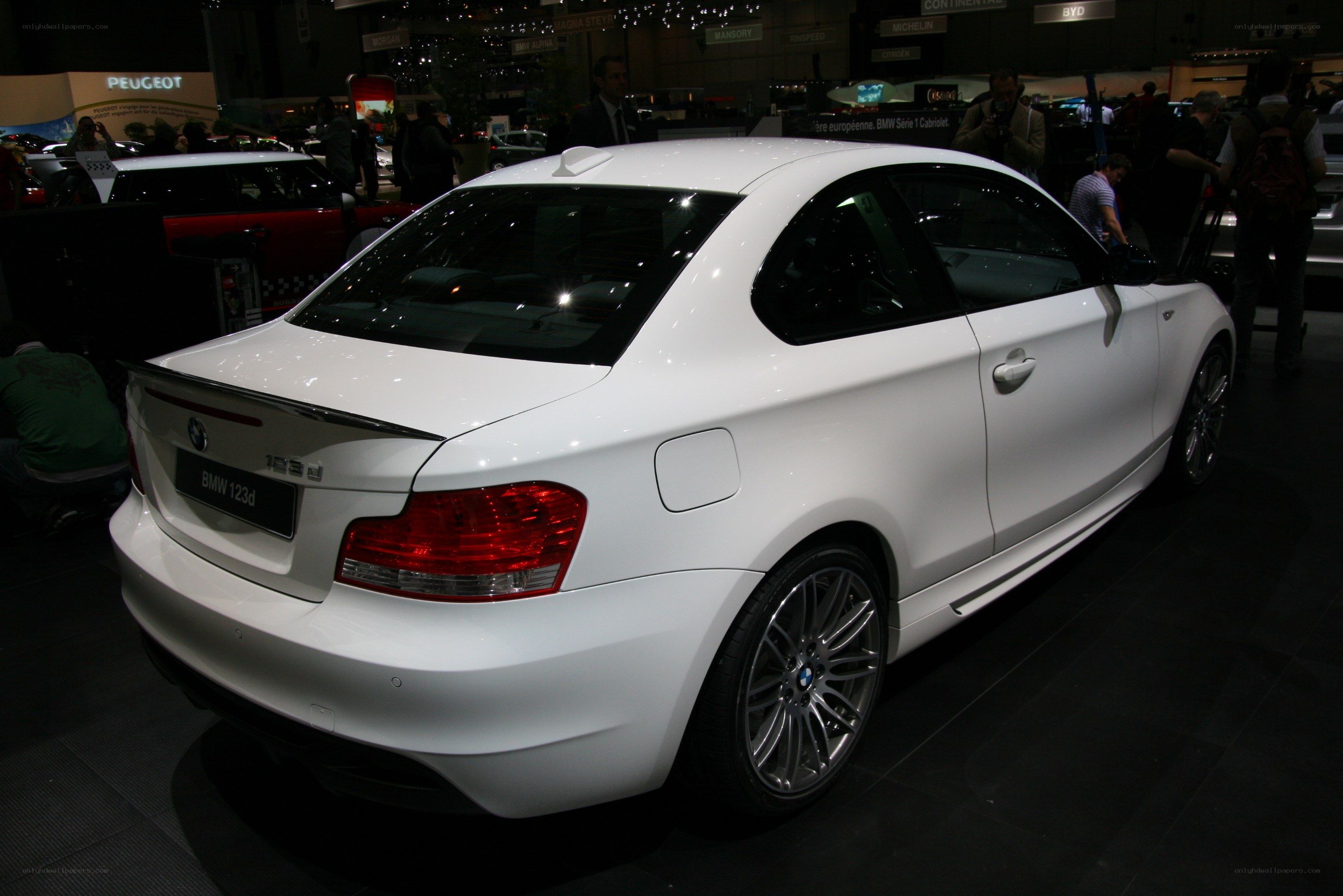 White BMW 123d Coupe