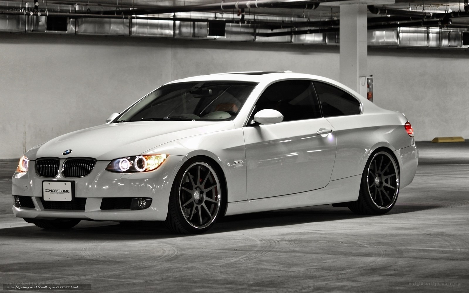 White BMW 3-Series Coupe