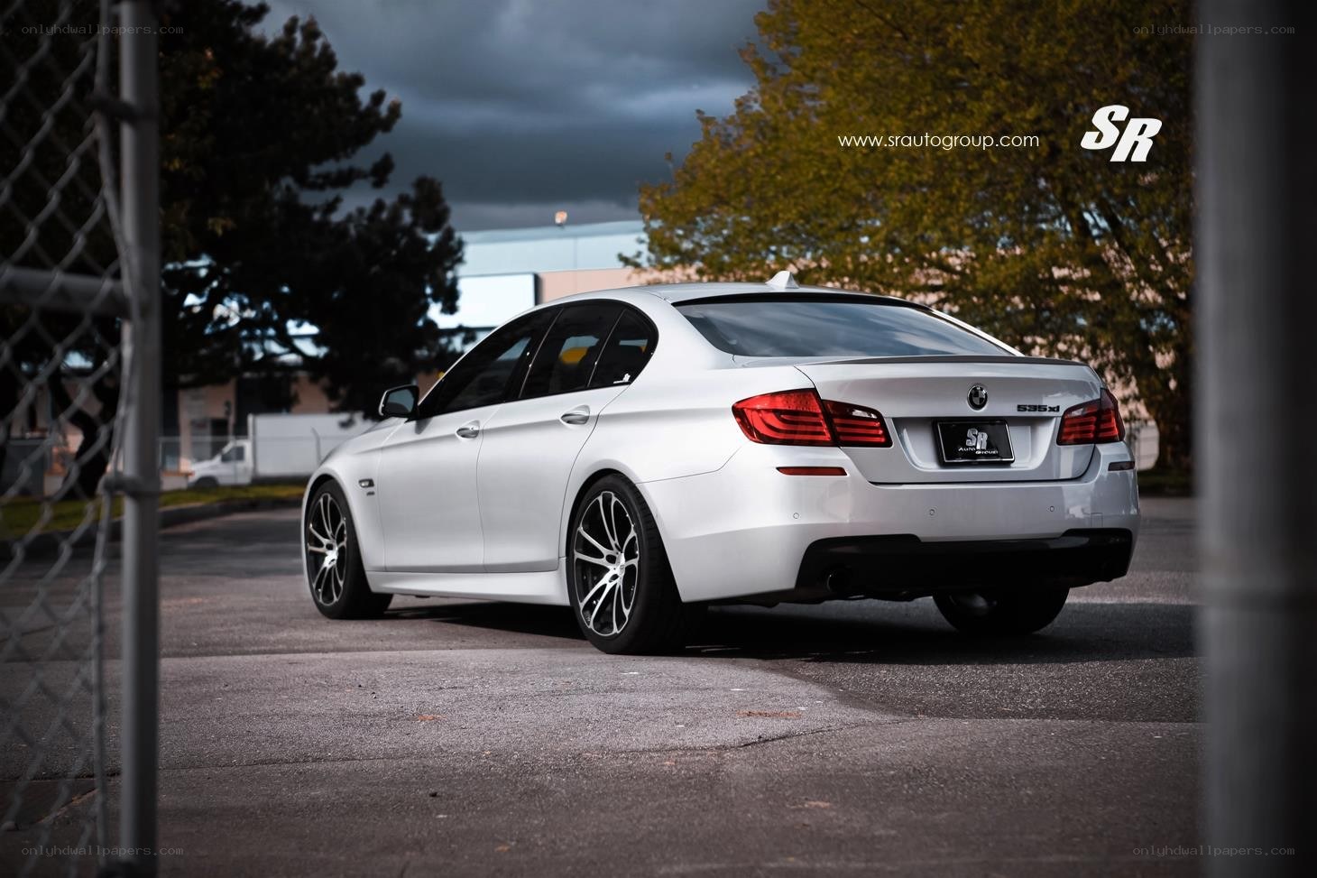 white bmw 535xi sedan