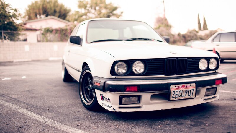 White Bmw E30 — Calm