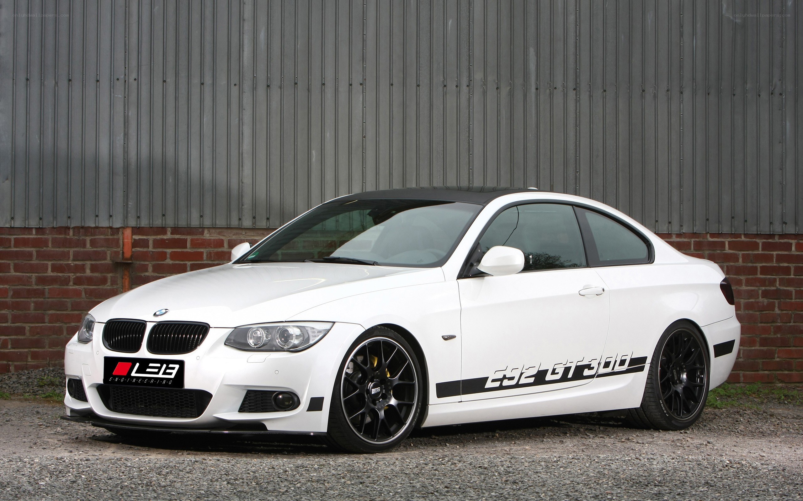 white bmw e92 coupe