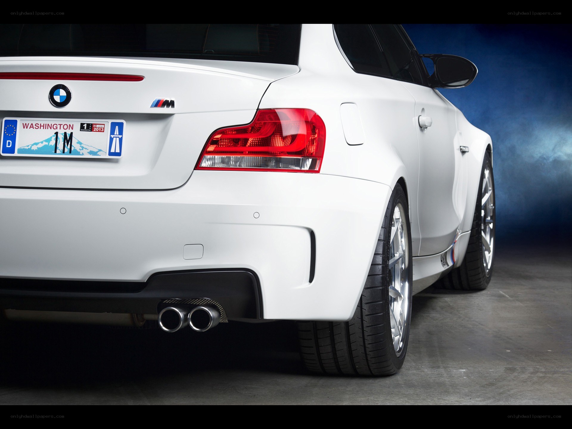 White BMW M1 rear view