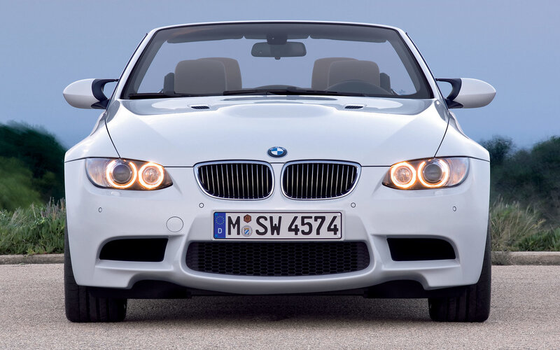 white bmw m3 convertible