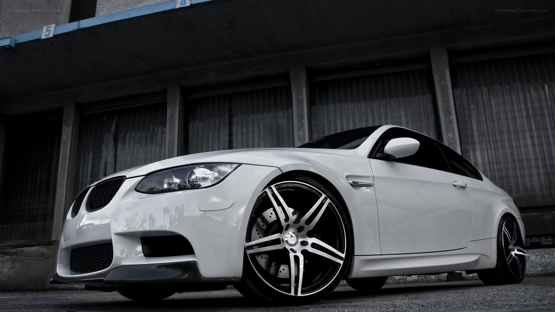 white bmw m3 coupe