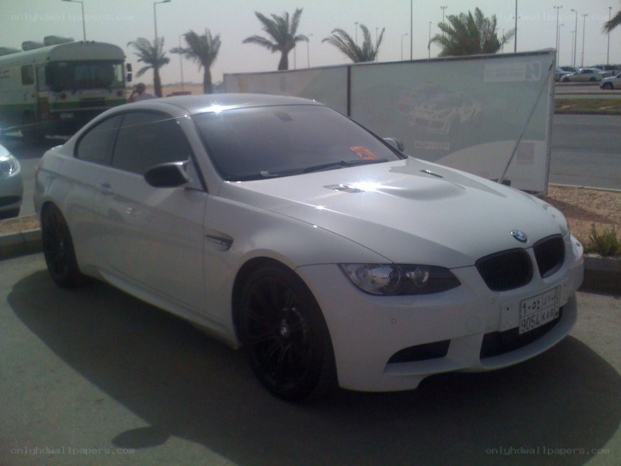 white bmw m3 coupe