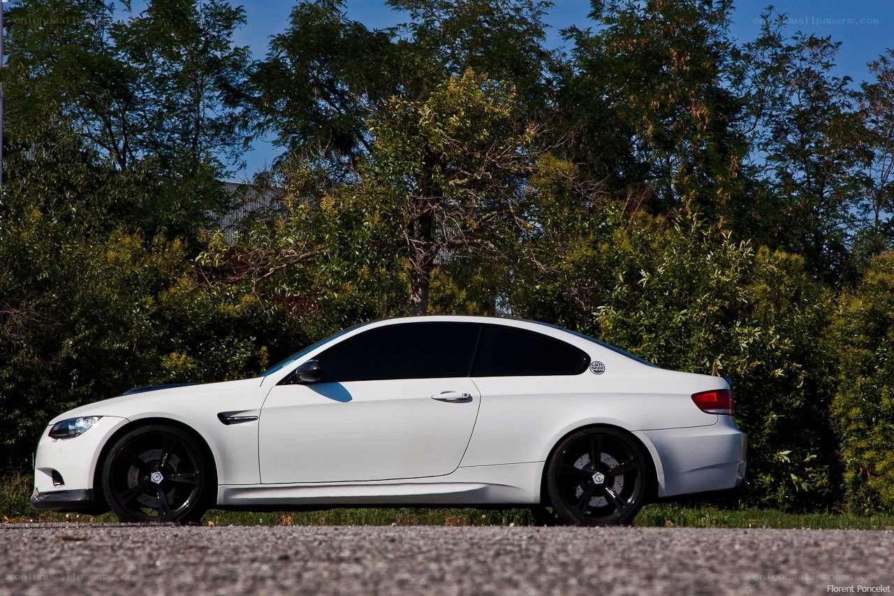 white bmw m3 coupe