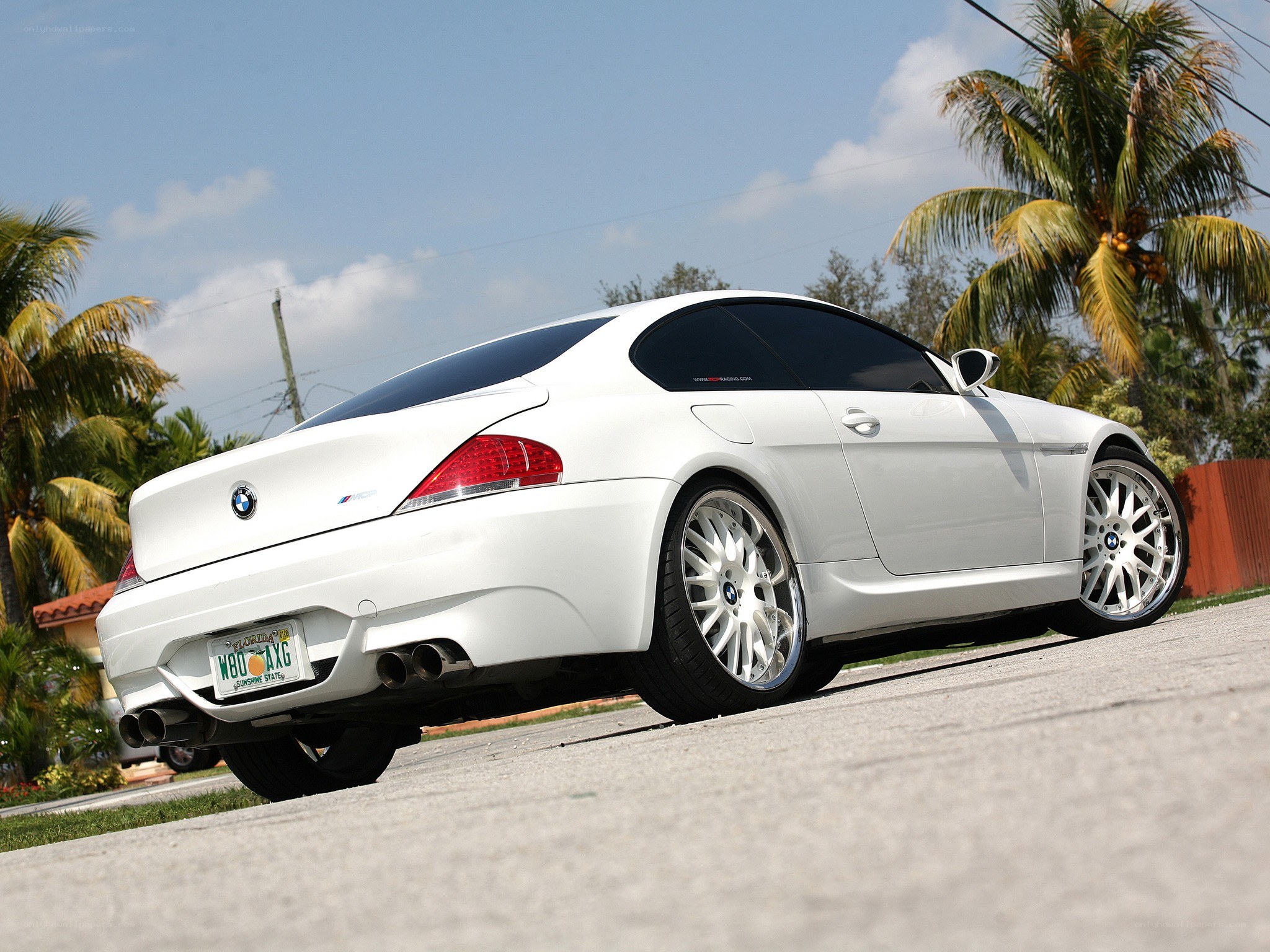 White BMW M6 coupe