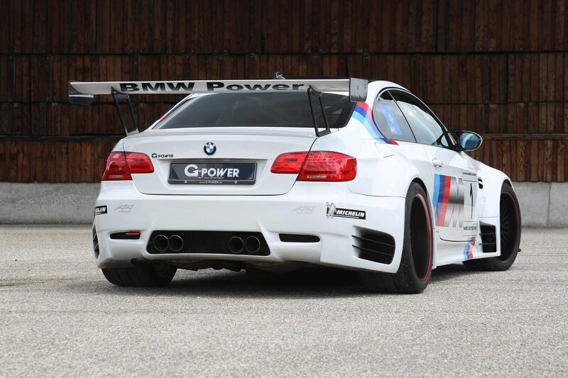 White BMW Race Car — Dynamic, Photograph
