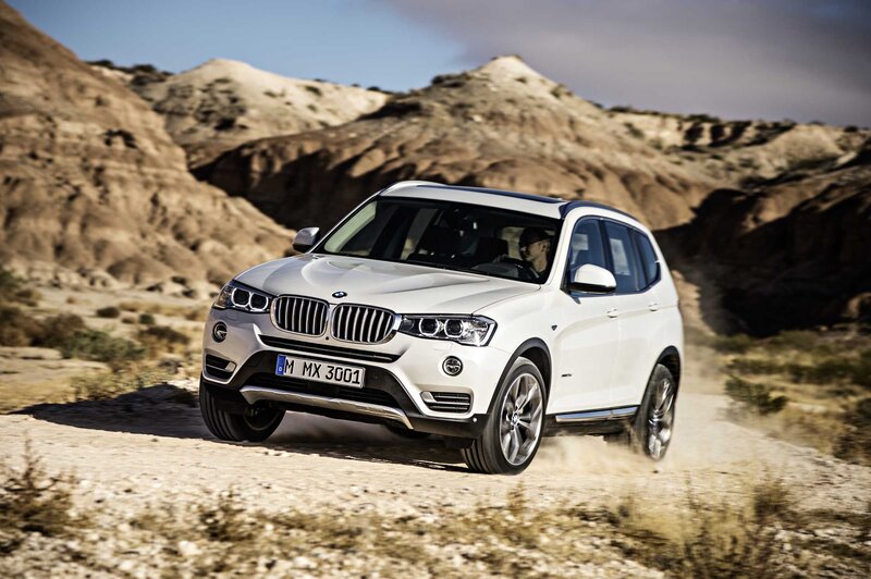White Bmw Suv — Dynamic