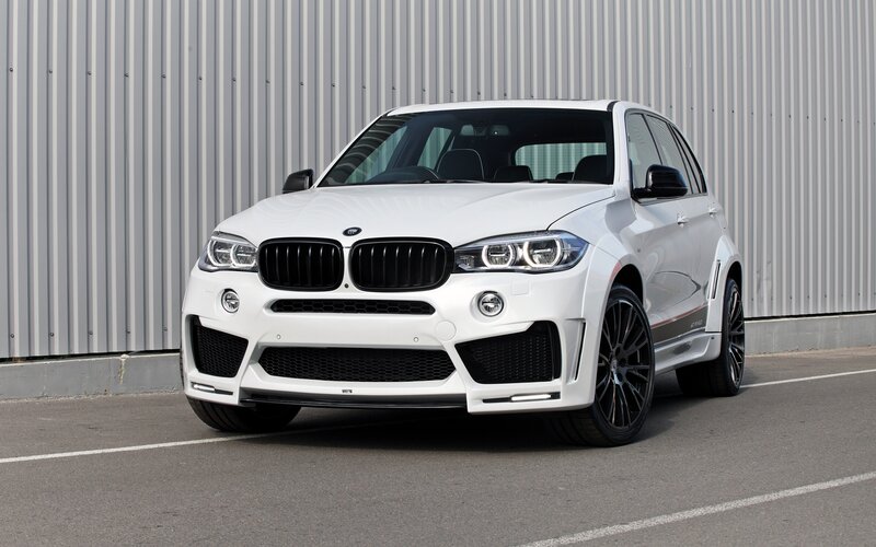 White BMW SUV — Neutral, Afternoon