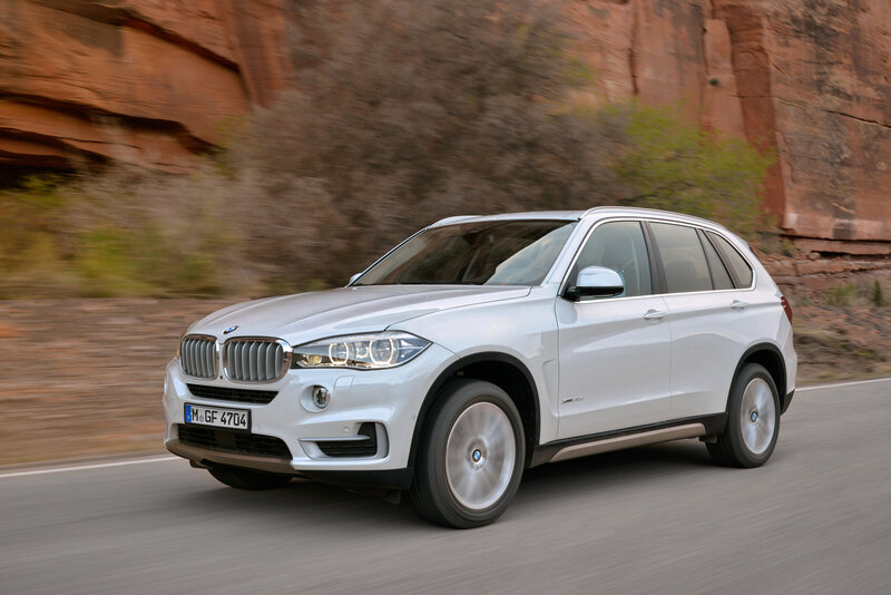 White Bmw Suv — Silver, Dynamic