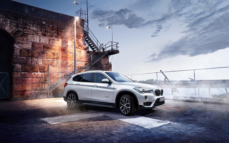 White Bmw X1 Suv — Dramatic