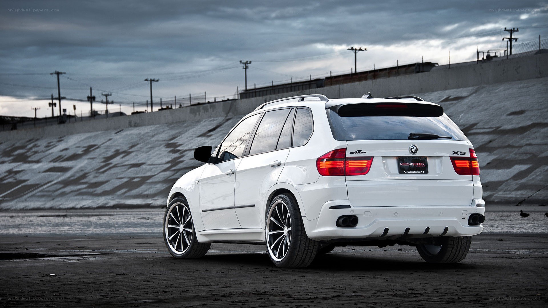 white bmw x5 suv