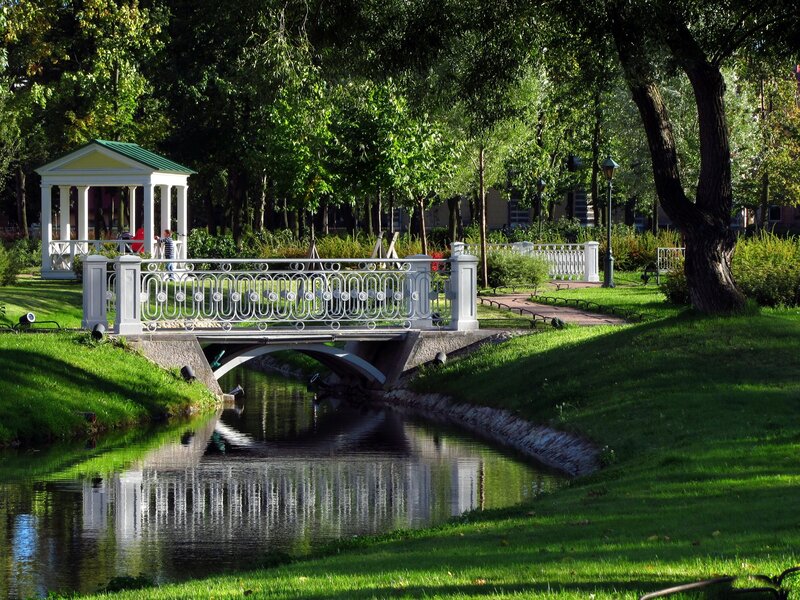 White Bridge over Canal