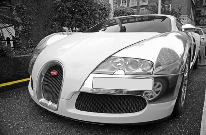 White Bugatti Veyron — Black