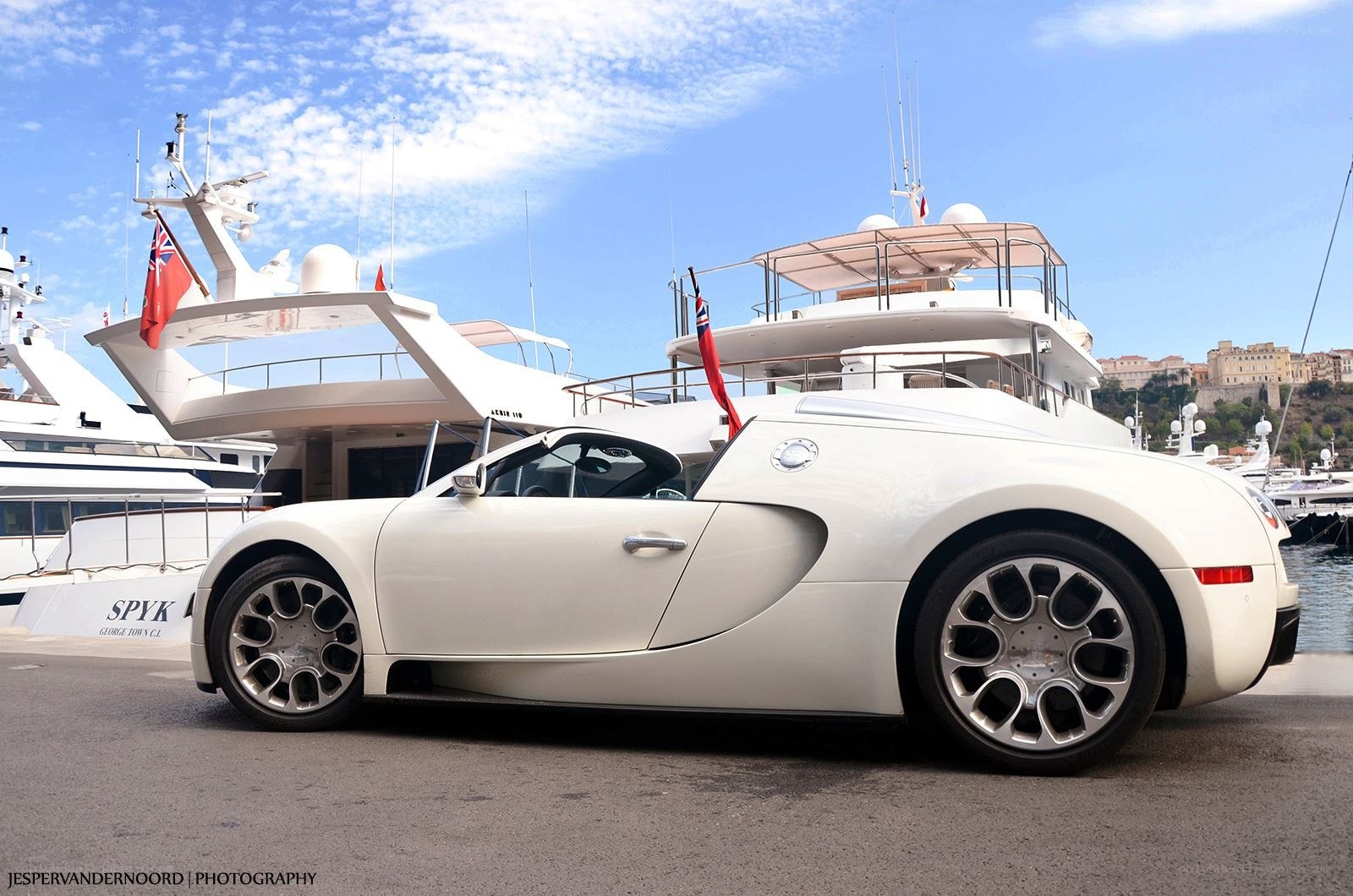 White Bugatti Veyron by yachts