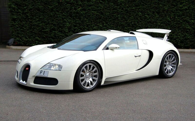 White Bugatti Veyron — Calm